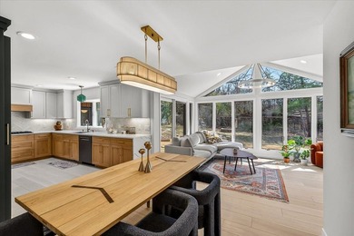This stunning Mid-Century Modern residence is a professional's - photo 7