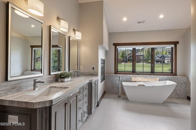 There aren't many homes where you can watch a golf shot land - photo 24