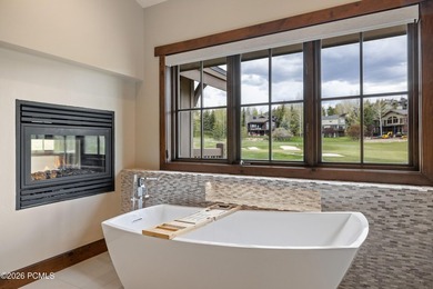 There aren't many homes where you can watch a golf shot land - photo 25