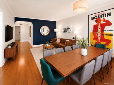 Welcome to Romney Hall, a charming prewar co-op in the heart of - photo 6