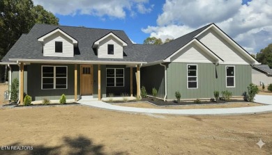 Larry Turner Lake Home For Sale in Crossville Tennessee