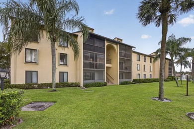 Enjoy peaceful lake views from this condo w/ living/dining room - photo 5