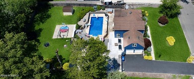 Welcome to 1908 Kenilworth Court, nestled on a quiet cul-de-sac - photo 4