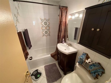 Renovated Kitchen and Baths. 2 Bedroom ,2 Bath Luxury Coop - photo 5