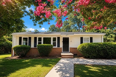 Adorable ranch style home in the established Stratton Capers - photo 1
