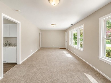 Adorable ranch style home in the established Stratton Capers - photo 2
