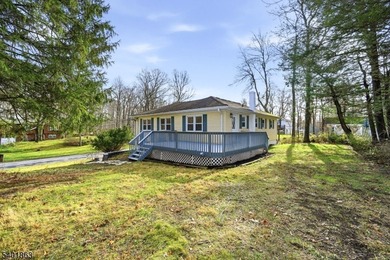 This recently renovated 3 bedroom 2 bathroom home features - photo 37
