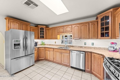Rare find on a half-acre lot: four-car garage, heated pool, 32 - photo 48