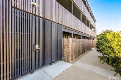 Stylish and modern, this fully remodeled 1 bedroom, 1 bathroom - photo 4