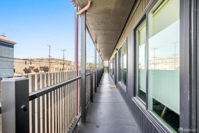 Stylish and modern, this fully remodeled 1 bedroom, 1 bathroom - photo 5