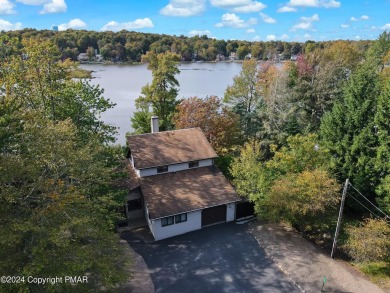 Dresser Lake Home For Sale in Tobyhanna Pennsylvania