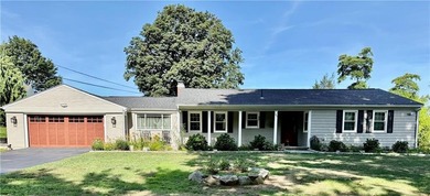Welcome to this warm, generous-size Ranch where the solid - photo 1