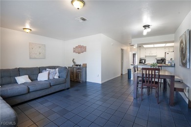 Welcome to 931/933 SE 23rd Place - a well-maintained duplex - photo 6
