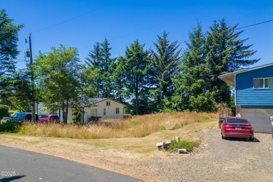 Minutes from Alsea Bay, the ocean, and some of the best fishing - photo 11
