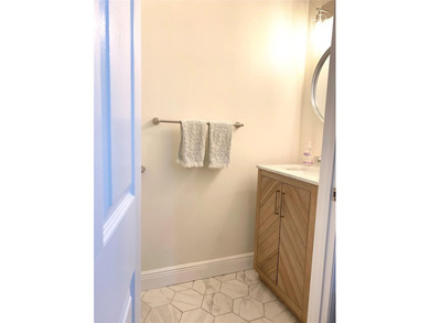 Located in an upscale, relaxed, coastal beach town of East - photo 11