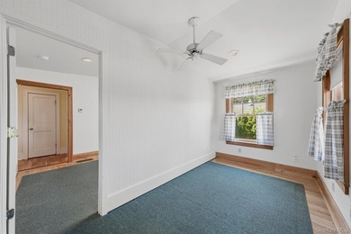 Welcome to this charming 3 bedroom, 2 bathroom home that - photo 14