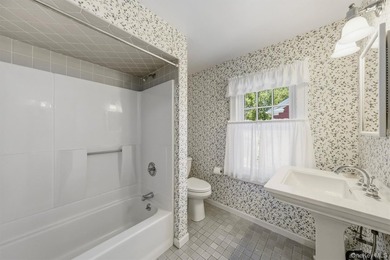 Welcome to this charming 3 bedroom, 2 bathroom home that - photo 16