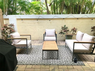 Located in an upscale, relaxed, coastal beach town of East - photo 17