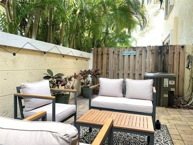 Located in an upscale, relaxed, coastal beach town of East - photo 19