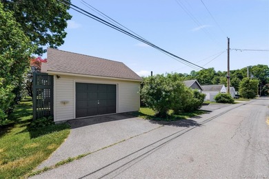 Welcome to this charming 3 bedroom, 2 bathroom home that - photo 26