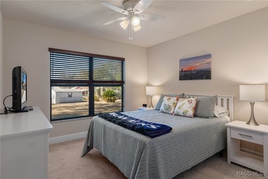 One or more photo(s) has been virtually staged. Bright and sunny - photo 35