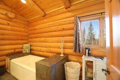 Lake Vermilion Log Home: Rare South Facing 3+BR, 3 BA, Like New - photo 9
