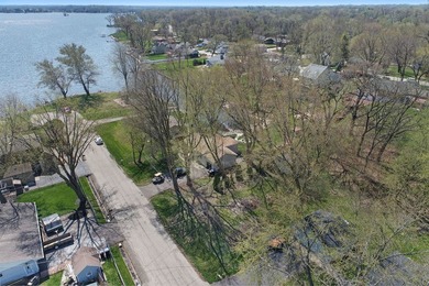 Experience year-round living in the heart of the Chain O'Lakes - photo 2