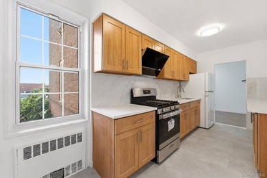 Oversized one-bedroom unit in the heart of Rego Park offering - photo 9