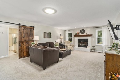 Move-in ready home in the heart of Hot Springs Village! This - photo 4