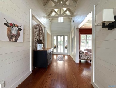 Ultimate Luxury & Privacy With this Stunning & Unique Estate - photo 4