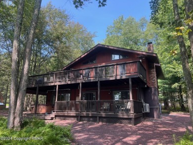 Pines Lake Home For Sale in Pocono Lake Pennsylvania