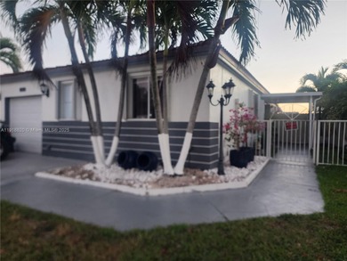 (private lake, pond, creek) Home For Sale in Miami Florida