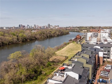 Experience elevated city living in this exceptional modern 3 Bed - photo 2