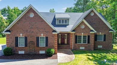 Welcome home to this beautifully maintained, 3003-square-foot - photo 2