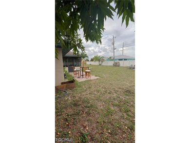 Great starter home or investment opportunity! Location, location - photo 14