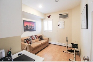 Enjoy breathtaking waterfront views of both the Throggs Neck and - photo 15