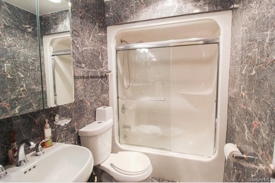 Enjoy breathtaking waterfront views of both the Throggs Neck and - photo 16