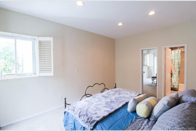 Enjoy breathtaking waterfront views of both the Throggs Neck and - photo 17