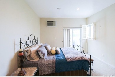 Enjoy breathtaking waterfront views of both the Throggs Neck and - photo 19