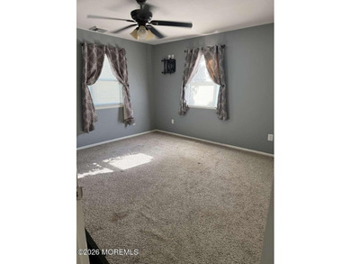 Beautiful 3-bedroom, 2 full bath home located in a desirable - photo 4