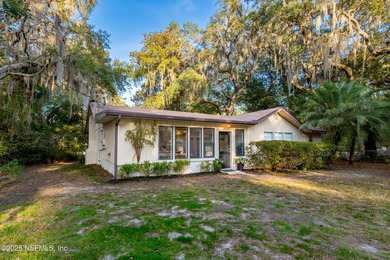 Lake Home For Sale in Melrose, Florida