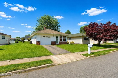 Move right into this bright and airy home! Open concept floor - photo 4