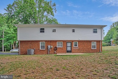 Welcome to your new home in the highly sought-after Montclair/ - photo 6