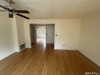 Welcome to 672 Woodward Avenue in New Haven, offering a - photo 11