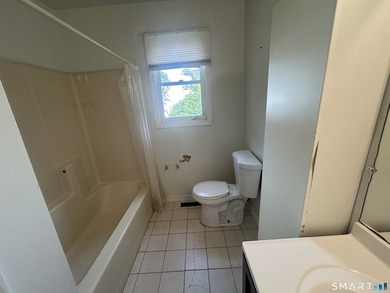 Welcome to 672 Woodward Avenue in New Haven, offering a - photo 25
