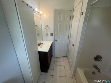 Welcome to 672 Woodward Avenue in New Haven, offering a - photo 26