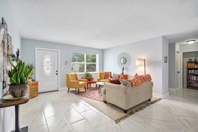 Welcome to refined living in Leisureville Boynton Beach, a - photo 4