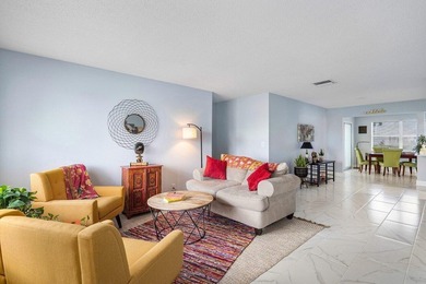 Welcome to refined living in Leisureville Boynton Beach, a - photo 5
