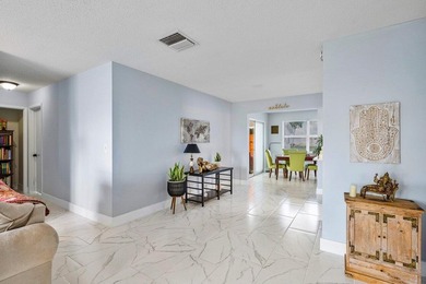 Welcome to refined living in Leisureville Boynton Beach, a - photo 6