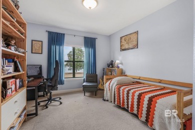 Welcome to this spacious 5 bedroom, 3 bathroom water front home - photo 25